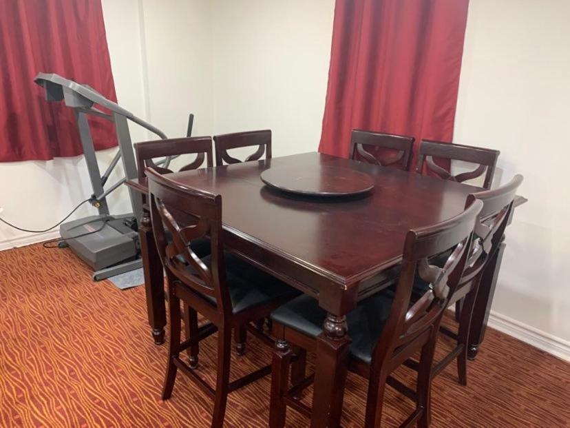 Guest House Room No 01 มิสซิสซอกา ภายนอก รูปภาพ